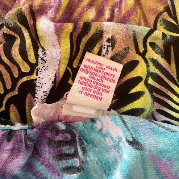 Candie’s Colorful Women's Top, Size M - Picture 5 of 5